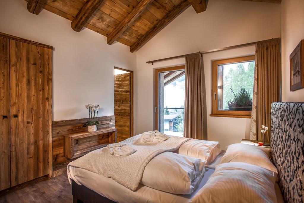 Chalet Stefan - Apartments La Villa  Kamer foto