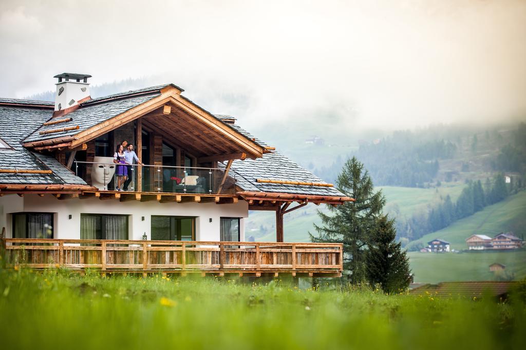 Chalet Stefan - Apartments La Villa  Buitenkant foto