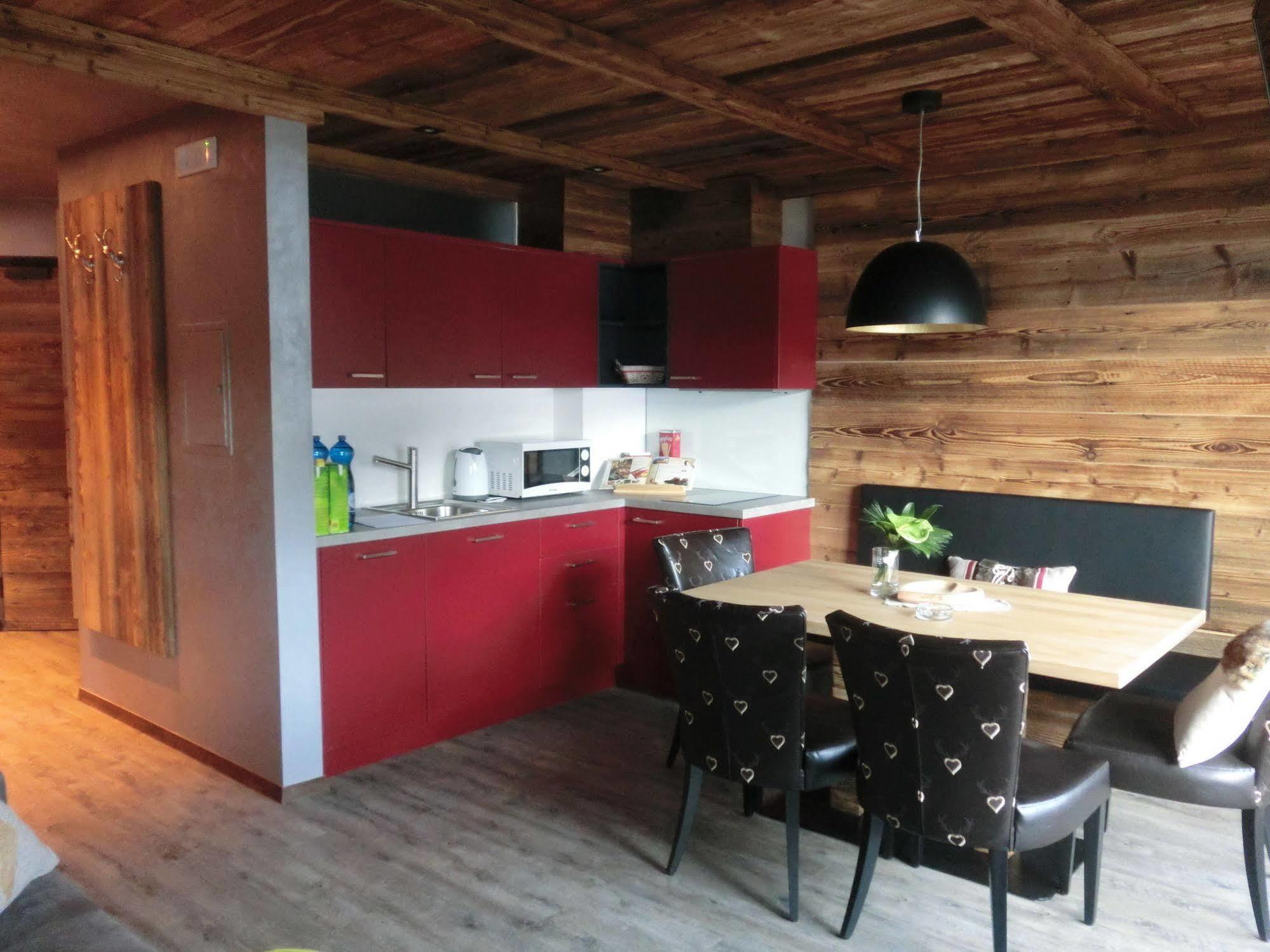 Chalet Stefan - Apartments La Villa  Buitenkant foto
