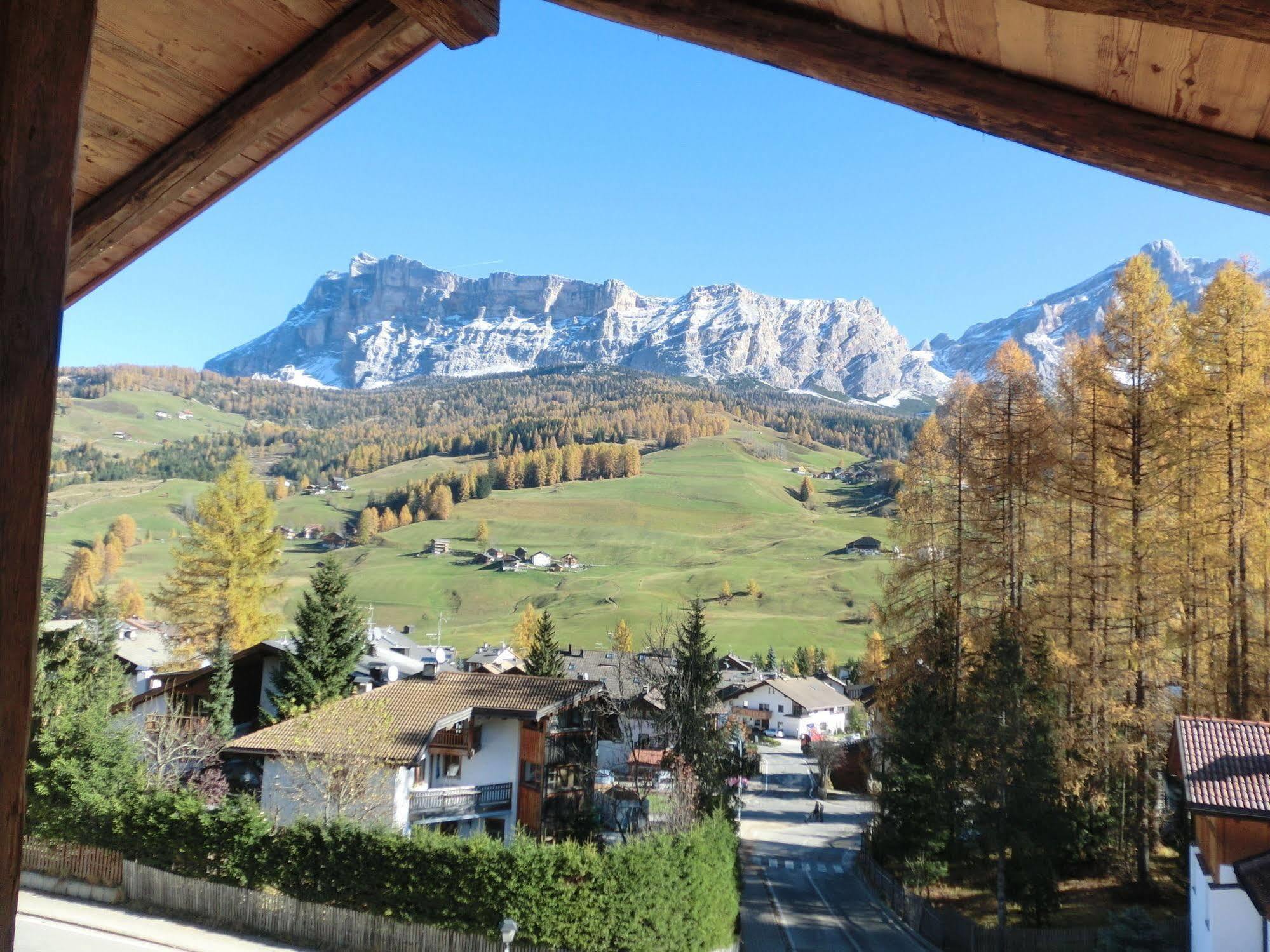 Chalet Stefan - Apartments La Villa  Buitenkant foto